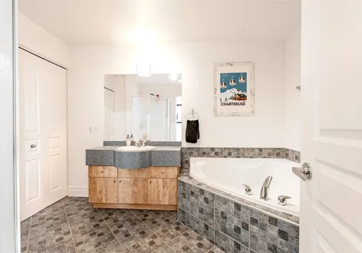 Condo à vendre - 1351 Rue St-Grégoire, App. 403, Île d'Orleans St-Laurent, H2J 4G1