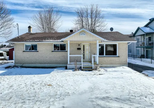 Bungalow à vendre - 230 1re Rue, Thetford Mines, G0N1E0