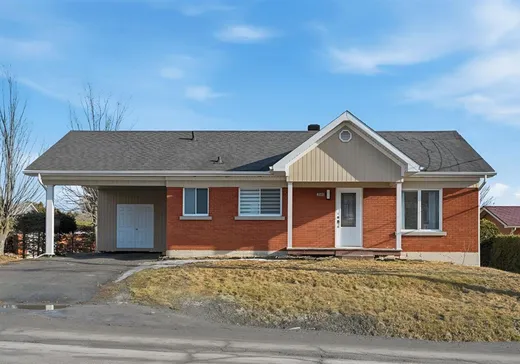 Bungalow à vendre - 2560 120e Rue, Montréal (Centreville), G5Y5H1