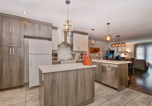 Condo for sale - 2524 Rue des Seigneurs O., Saint-Hyacinthe, J2T 0E6