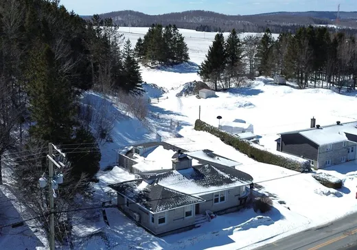 Maison à vendre - 701 Rue Principale, St-Sebastien-De-Frontenac, G0Y 1M0