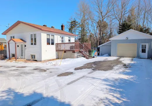 Bungalow à vendre - 812 Rue Principale, Val-Alain, G0S3H9