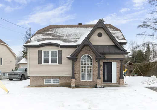 Two or more stories for sale - 109 Rue de la Fabrique, Sainte-Sophie, J5J1J6