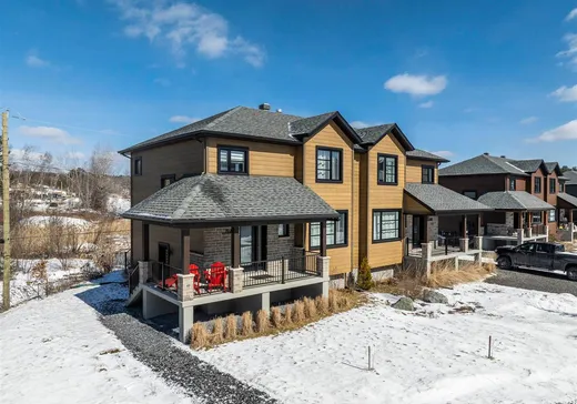 Two or more stories for sale - 19A Av. de l'Auberge, Orford, J1X6J3