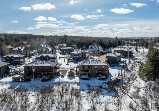 Maison à vendre - 19A Av. de l'Auberge, Orford, J1X 6J3