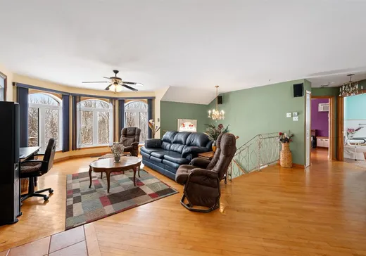 Maison à vendre - 109 Rue St-Laurent, Papineauville, J0V 1E0