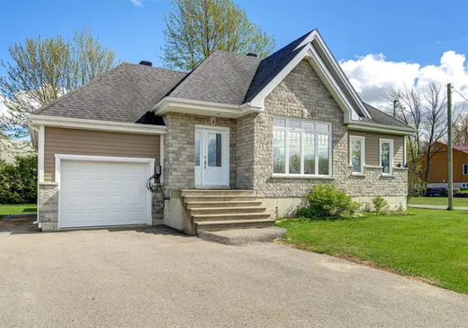 Bungalow à vendre - 5 Rue des Sarcelles, Saint-Stanislas-de-Kostka, J0S1W0
