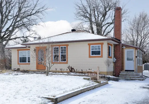 House for sale - 362 Rue Centrale, Saint-Stanislas-de-Kostka, J0S 1W0