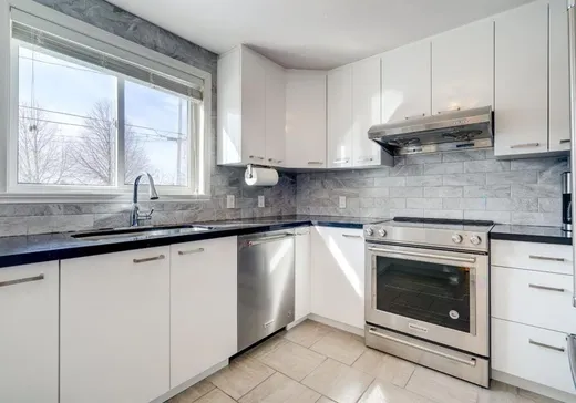 House for sale - 3195 Rue Outremont, Brossard, J4Y 2X9