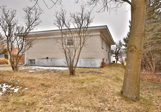 House for sale - 345 Rue St-Isidore, Saint-Theodore-d'Acton, J0H 1Z0