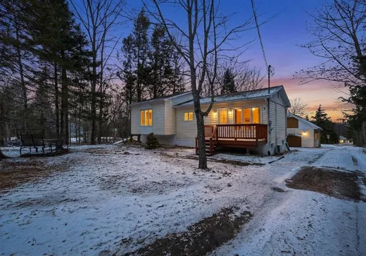 Bungalow à vendre - 62 Rue du Pivert, Magog, J1X0M6