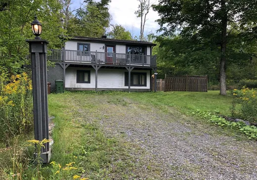 Maison à étages à vendre - 67 Rue de la Sterne, Magog, J1X0M6