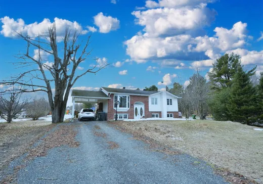 House for sale - 1000 Ch. des Bouleaux, Saint-Lucien, J0C 1N0