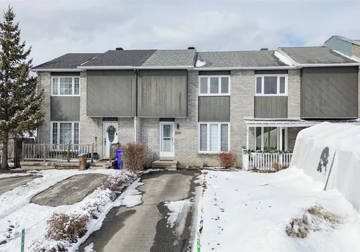Maison à étages à vendre - 220 Rue Pierre-Lafontaine, Gatineau, J8T7Y8
