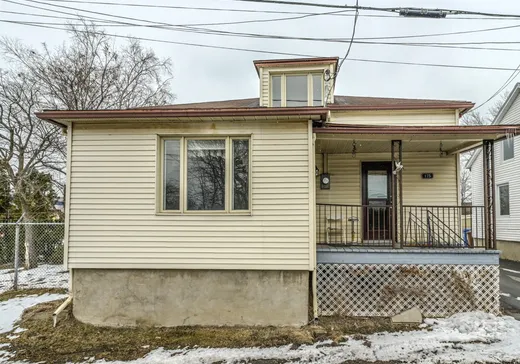 Maison à vendre - 175 Rue St-Marc, Massueville, J3R 1W5