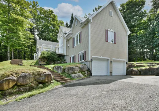 Maison à vendre - 111 Ch. de l'Horizon, Saint-Sauveur, J0R 1R1