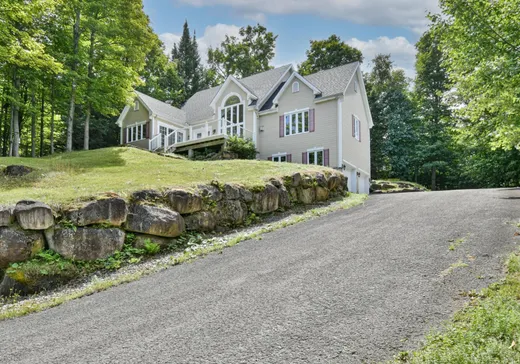 Maison à vendre - 111 Ch. de l'Horizon, Saint-Sauveur, J0R 1R1