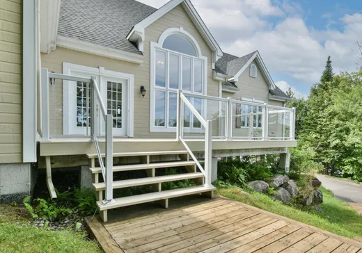 Maison à vendre - 111 Ch. de l'Horizon, Saint-Sauveur, J0R 1R1