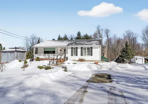 Two or more stories for sale - 14 Ch. St-Henri, Sainte-Marthe, J0P1W0