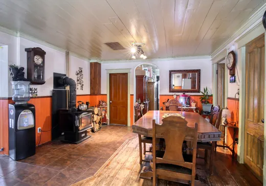 Maison à vendre - 230 Rue St-Louis, Massueville, J0G 1K0