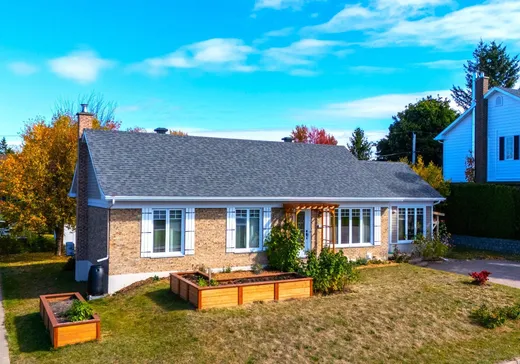 Maison à étages à vendre - 210 Rue des Épinettes, Rimouski, G5L7P1