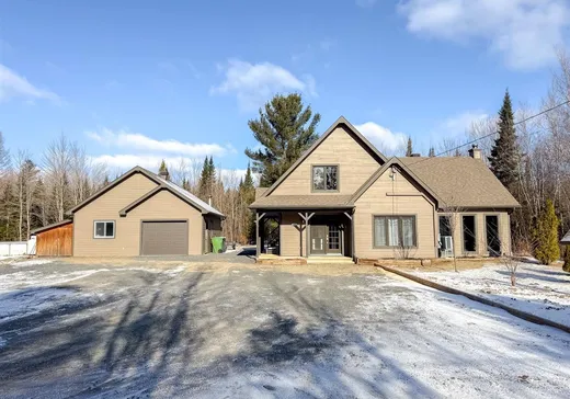 House for sale - 1824 Rue DeChantal, Saint-Lucien, J0C 1N0