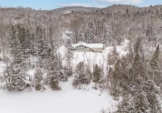 Bungalow à vendre - 1 Av. de Champfleury, Ste-Marguerite-Esterel, J0T1E0