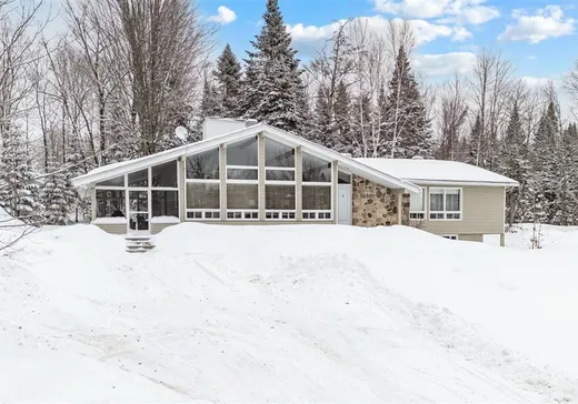 Maison à vendre - 1 Av. de Champfleury, Ste-Marguerite-Esterel, J0T 1E0