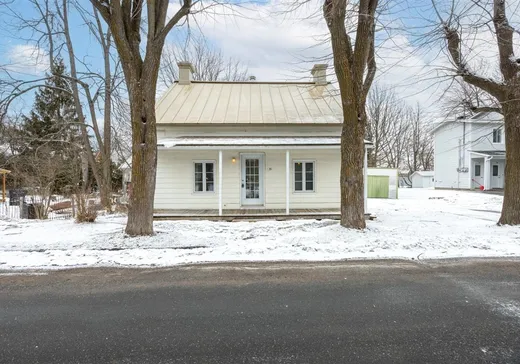 Maison à vendre - 55 Av. St-Charles, Saint-Ours, J0G 1P0