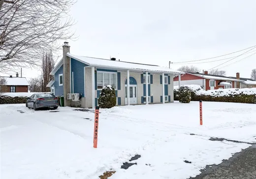 Bungalow à vendre - 485 Rue Labonté, Acton Vale, J0H1A0