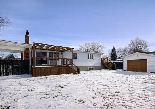 Maison à vendre - 18 Boul. Quevillon, Salaberry-de-Valleyfield, J6T 3J3