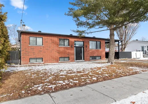 Bungalow for sale - 307 Av. Jules-Choquet, Sainte-Julie, J3E1H1