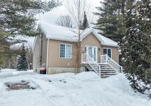 Bungalow à vendre - 280 Rue Edward-Connoly, St-Nicephore, J2A3B2