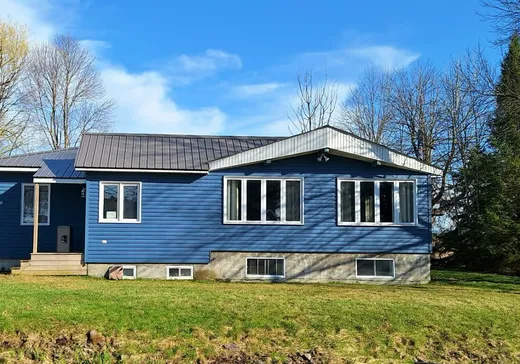 Maison à vendre - 276 Ch. du Bord-de-l'Eau, Sainte-Barbe, J0S 1P0
