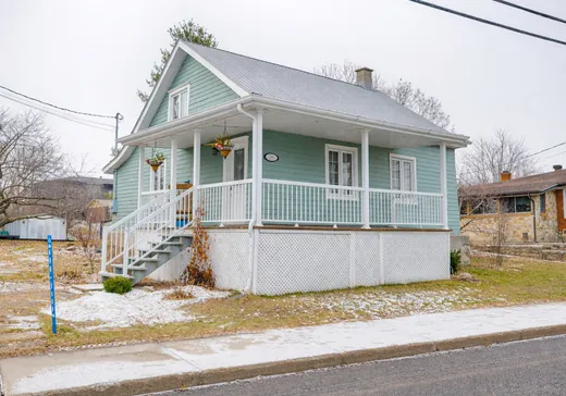 Two or more stories for sale - 288 Rue Principale, Châteauguay, J6N0J6