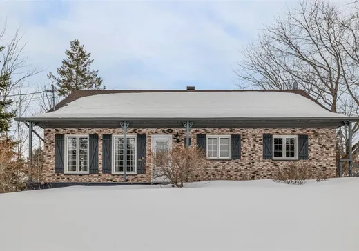 Bungalow à vendre - 9 Ch. de l'Âtre, Lac-Beauport, G3B1W6