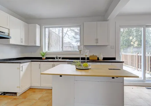 Maison à vendre - 8015 Rue Nehru, Brossard, J4Y 1Z2