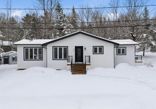 Bungalow à vendre - 103 Rue Légaré, Magog, J1X0M9