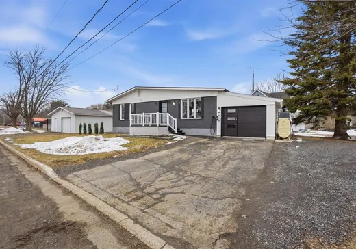 Maison à vendre - 3 Rue Boisvert, St-Francois-Du-Lac, J0G 1M0