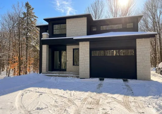 Maison à étages à vendre - 208 Rue du Chêne-Rouge, Magog, J0B2C0