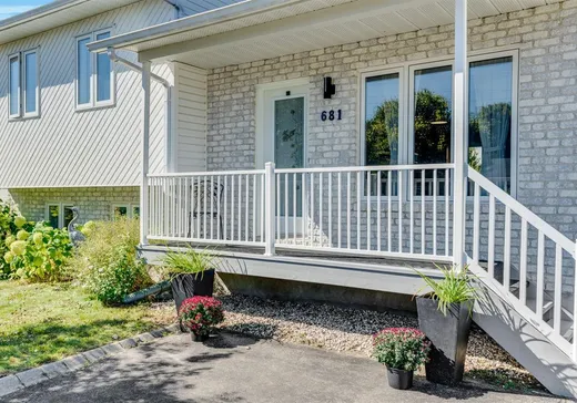 Maison à vendre - 681 Rue Bastien, Buckingham, J8L 3Y6