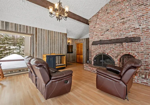 Maison à vendre - 3835 Ch. de Ste-Lucie, Sainte-Agathe-des-Monts, J8C 3Y4