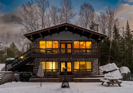 Maison à vendre - 3 Place d'Artois, Ste-Marguerite-Esterel, J0T 1E0