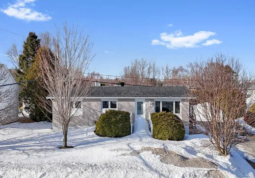 Two or more stories for sale - 390 Av. Richelieu, Rimouski, G5M1C7