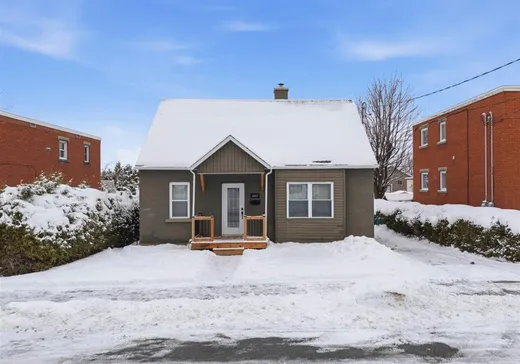 Un étage et demi à vendre - 1447 Rue St-André, Sherbrooke, J1H2S3