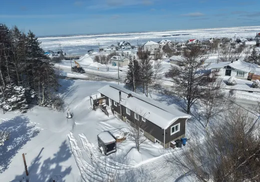 Two or more stories for sale - 50 Ch. de la Forge, Matane, G4W7K3