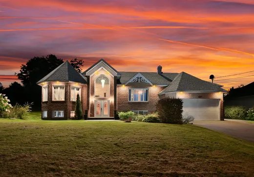 Split-level for sale - 536 Rue Daigle, Coaticook, J1A3J5