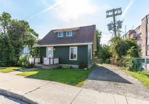 Bungalow à vendre - 3940 Boul. Lévesque O., Laval (Chomedey), H7W2N9