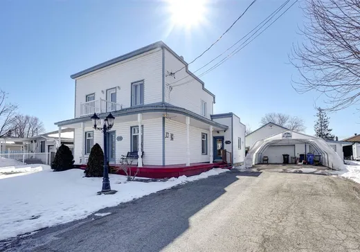 Two or more stories for sale - 9300-9302 Boul. des Mille-Îles, Laval (Saint-François), H7A4C6