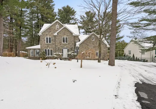 Maison à étages à vendre - 2340 Rue du Conservatoire, Les Cedres, J7T3C9